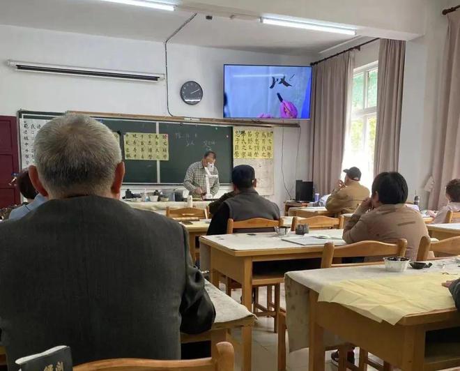了双11爱上了“老年严选”OG真人这届脆皮年轻人抛弃(图11)