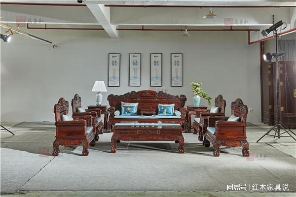 味在现代空间的绽放 万事红红木OG真人微凹黄檀沙发：中式韵(图1)